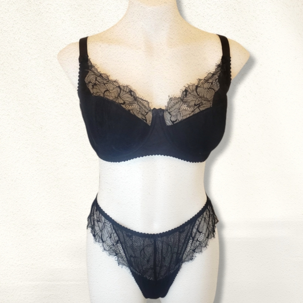 Victoria's Secret Vintage Eyelash Lace  Demi Bra 40DD & matching Thong XXL